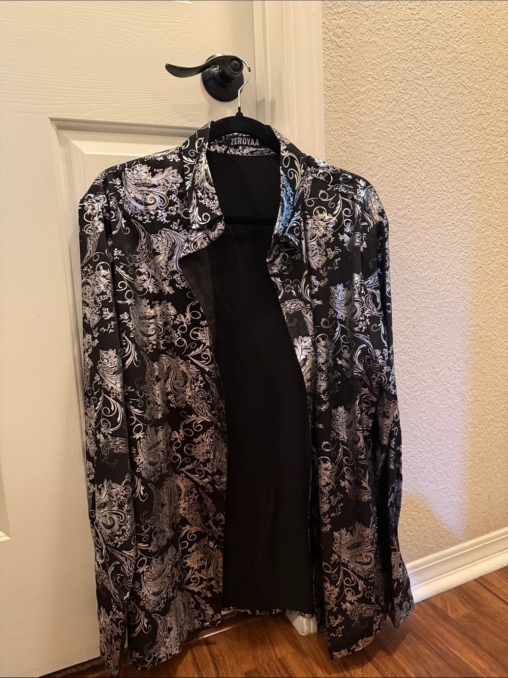 ZERoyaa Black Paisley Dress Shirt for Men - Picture 3 of 6